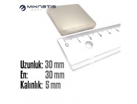 Boy: 30mm - En: 30mm - Kalınlık: 5mm Neodyum Mıknatıs