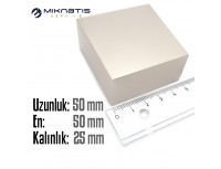 Boy: 50mm - En: 50mm - Kalınlık: 25mm Neodyum Mıknatıs